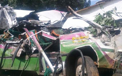 Cinco muertos en vuelco de un autobús en Carabobo
