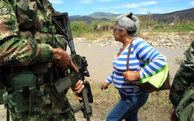 Presencia militar estrecha el ya limitado acceso de migrantes a EE. UU.