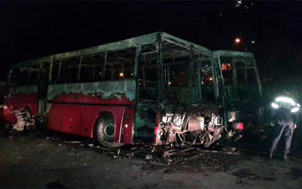 Queman dos autobuses del Sitssa en Terminal de Oriente