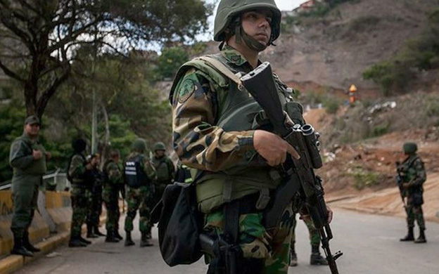 ELN dice que diálogos de paz están "en crisis" tras desencuentro con Gobierno