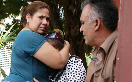 Lo chocan y abandonan su cadáver dentro del carro