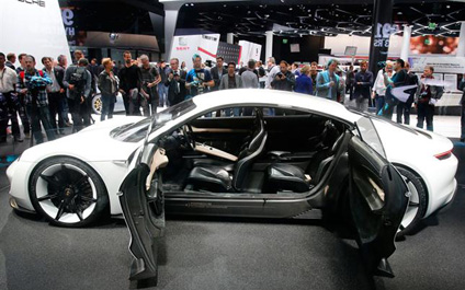 Porsche Mission E entra al mercado de autos electricos