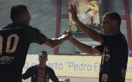 Guerreros gana y es cómodo líder