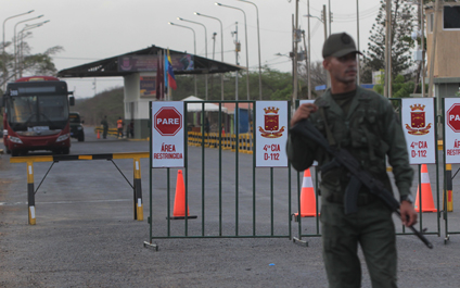 Taxistas declaran “incapacidad temporal” ante requisitos de Colombia