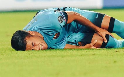 Rafinha estará seis meses en la banca tras operación