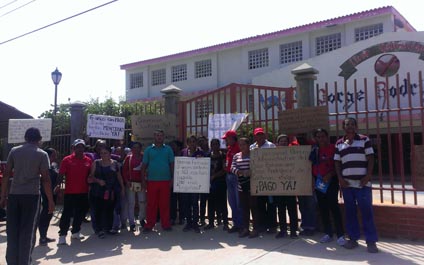 Por falta de pago paralizan labores en liceo de Cabimas