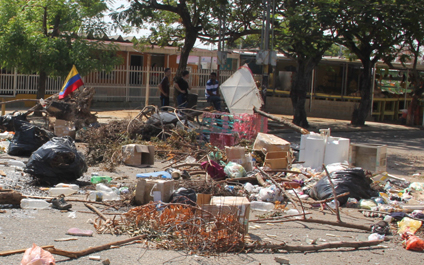 La basura aqueja a familias de Santa Rita