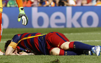 Messi estará fuera del campo por dos meses