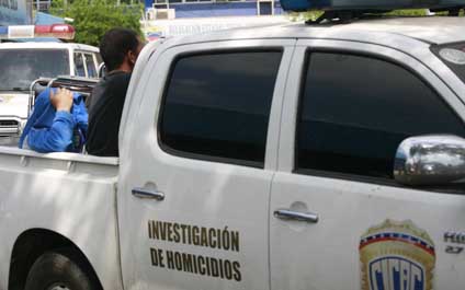 La Policía busca a unos jóvenes por el homicidio del profesor