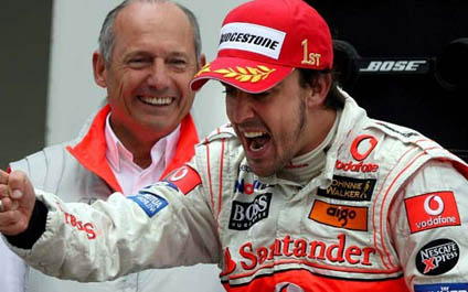 Jefe de McLaren critica a Alonso