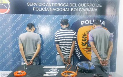 Detienen a tres personas con mil 550 kilos de material explosivo