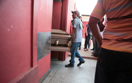 Lo apuñalan en el cuello en Integración Comunal
