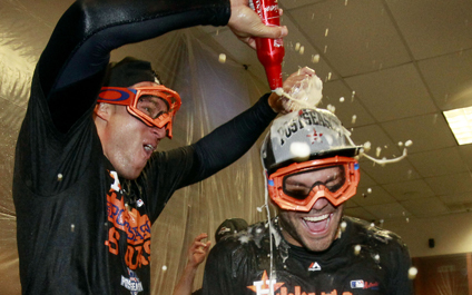 Altuve pone a los Astros  en playoffs con 200 hits