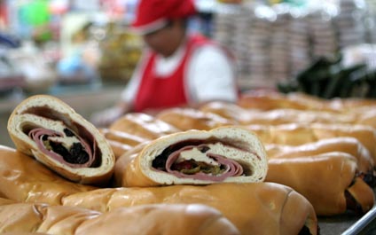 El pan de jamón costaría hasta Bs 3.000 esta Navidad