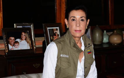 Madre de López dice que el Gobierno “persigue” a su familia