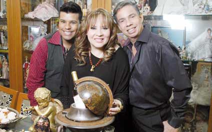 Carolyn Hill Jansen festeja su cumpleaños al estilo francés