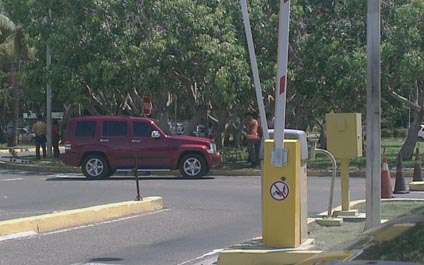 Militares resguardan Aeropuerto La Chinita por vuelta de Rosales