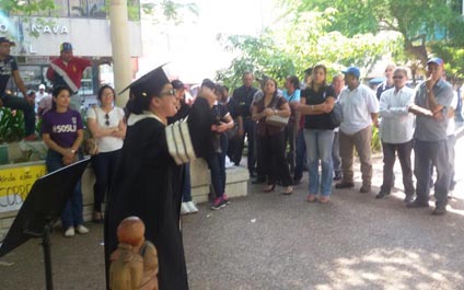 Docentes de LUZ estudian protestar con horario crítico