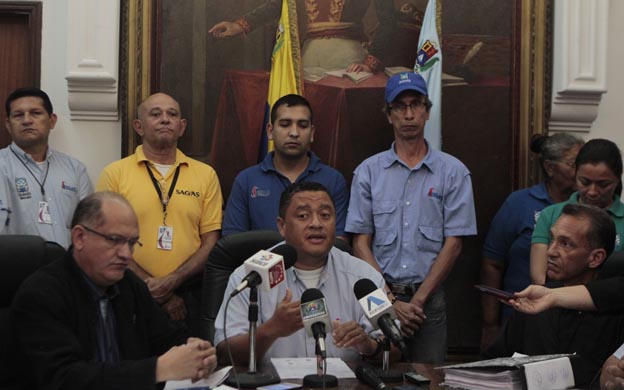Henrique Capriles y Valeria Valle serán padres de un varón