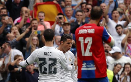 Real Madrid toma la punta de la Liga