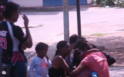 Aprehenden a mujer vinculada a red de extorsión y estafa