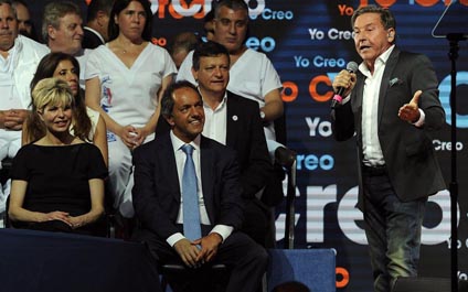 Ricardo Montaner cantó en cierre de campaña de Scioli