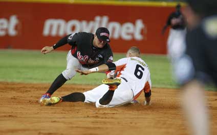 Tiburones blanquea a las Águilas