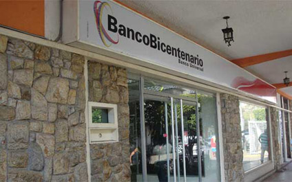 Banco Bicentenario se equivoca en un tweet