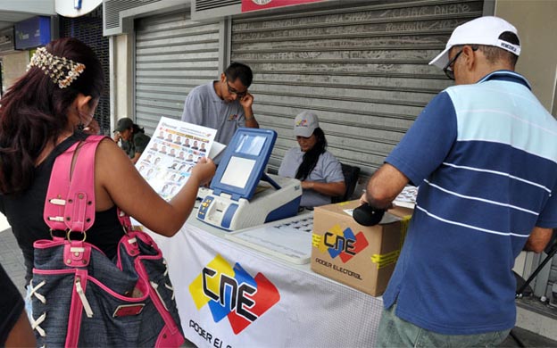 Retornan al país 115 migrantes varados en la frontera de Chile