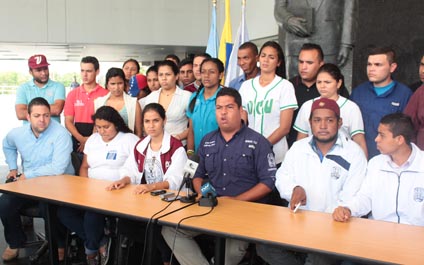 Crean frente unido para la defensa de LUZ