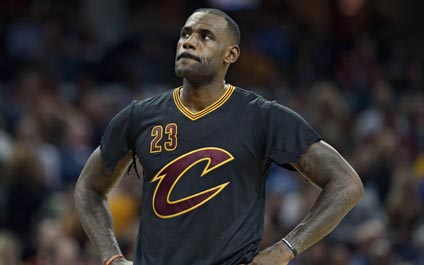 A LeBron James no le gusta la camiseta con mangas