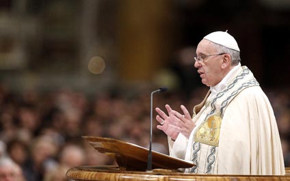 El Papa califica de "vergonzosas" situaciones de precariedad