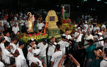Jóvenes marianos recorren Maracaibo con La Chinita