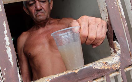 Agua turbia da picazón en la piel a los zulianos 
