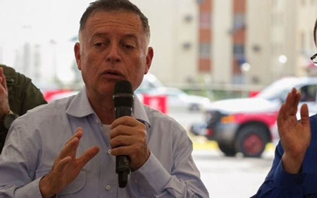 María busca ángeles para su urgente cirugía de alargamiento óseo