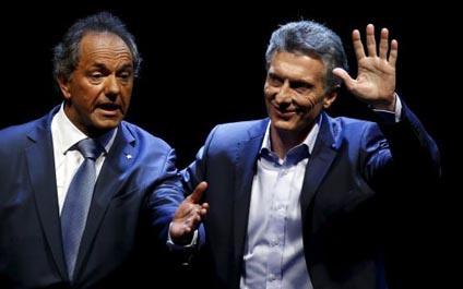 Petro en Alemania: Hay fuerzas que quieren «derribar al Gobierno»