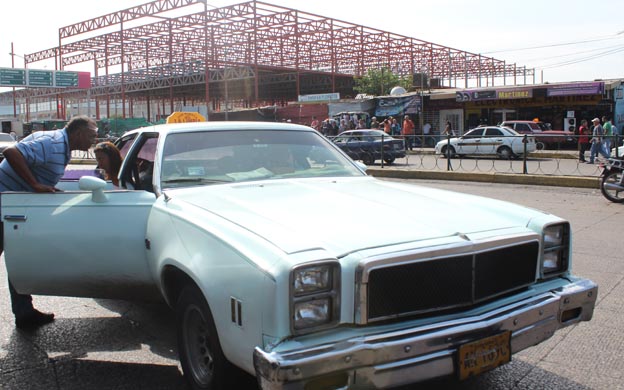 Rosales evalúa avances de proyectos y planes de inversión en la Zona Once