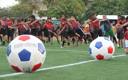 Alcaldía de Maracaibo entrega cancha avalada por FIFA