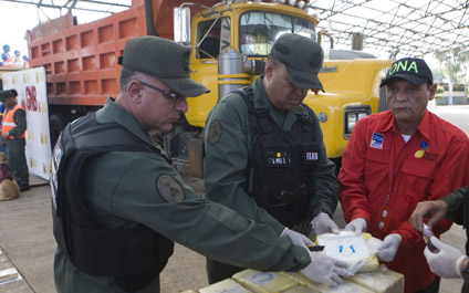 Llega al país un nuevo lote de mil vehículos iraníes