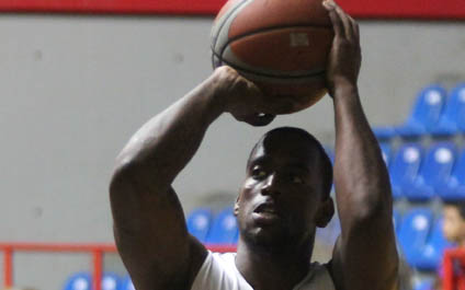 O’Darien Bassett llega para darle balance a Gaiteros