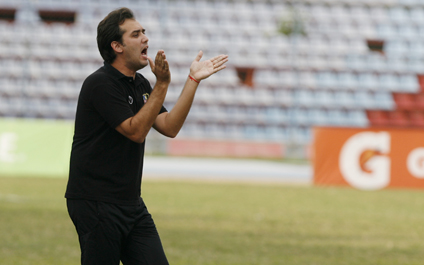 Christian Zurita inscribe candidatura en reemplazo de Villavicencio