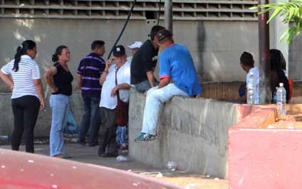 Acribillan a comerciante en una pelea en Amparo