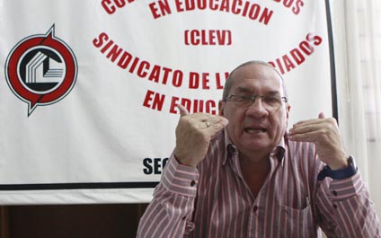 Maestros están inconformes con negociaciones de contrato colectivo