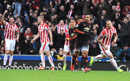 Manchester United suma su cuarta derrota en fila