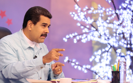 Maduro dice que  va a recoger los taxis