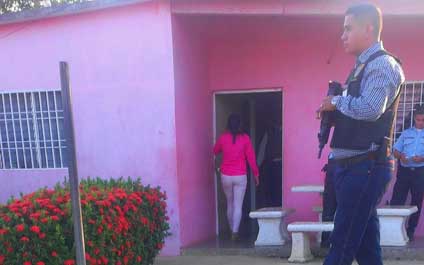 Asesinan a chofer en la calle Los Suspiros