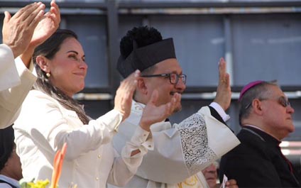 La alcaldesa Trejo asistió a la procesión de la Divina Pastora