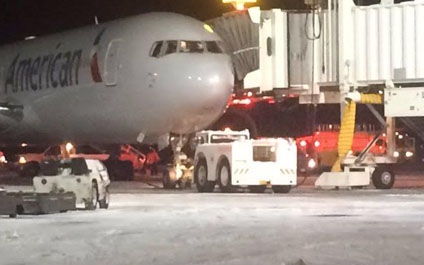 Vuelo de American Airlines se desvía a Canadá