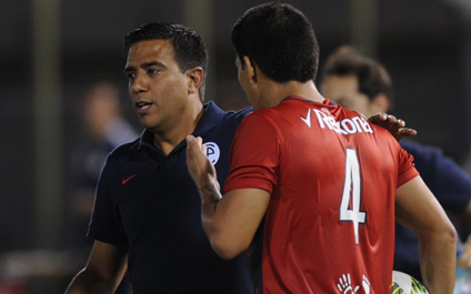 César Farías gana en su debut con Cerro Porteño