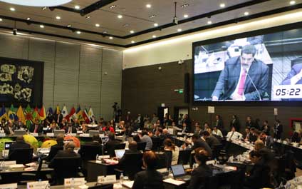 Maduro propone a la Celac impulsar un plan anticrisis